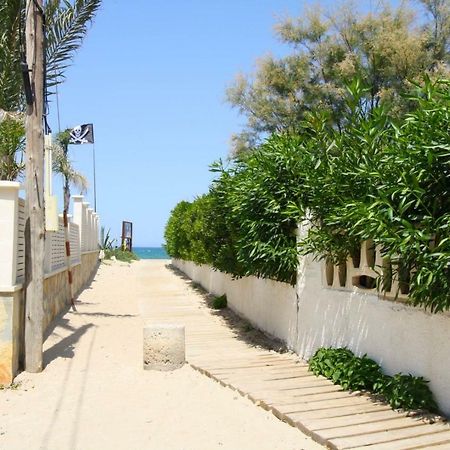 Santa Ana Apartment Les Deveses ภายนอก รูปภาพ